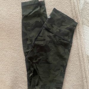 Camo lululemon Wunder under leggings